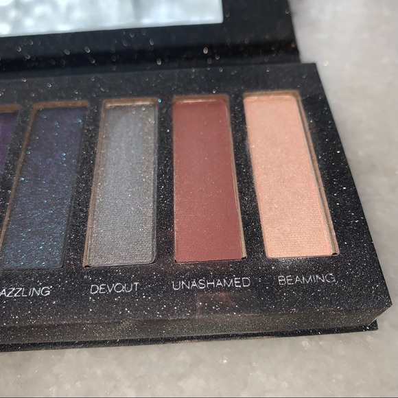 Younique Moodstruck Anniversary Edition Shadow Palette - Picture 2 of 6